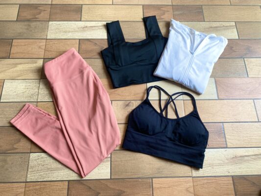 ヨガウェアは洗い替えがあると便利