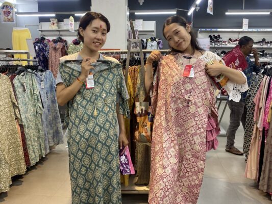 伝統衣装パンジャビを買いに