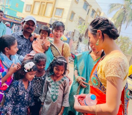 プリーの街の人たちはとても人懐っこい。ニコニコ笑顔で話しかけてきます。