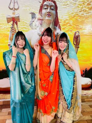 サリーを着るとみんな自然と笑顔に♡