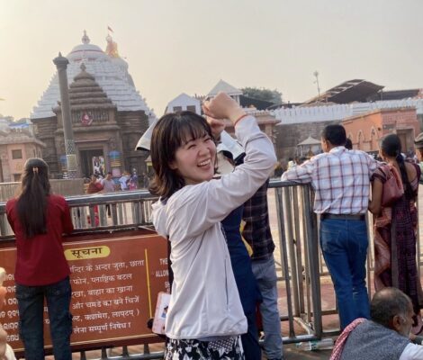 ジャガンナート寺院の前での笑顔